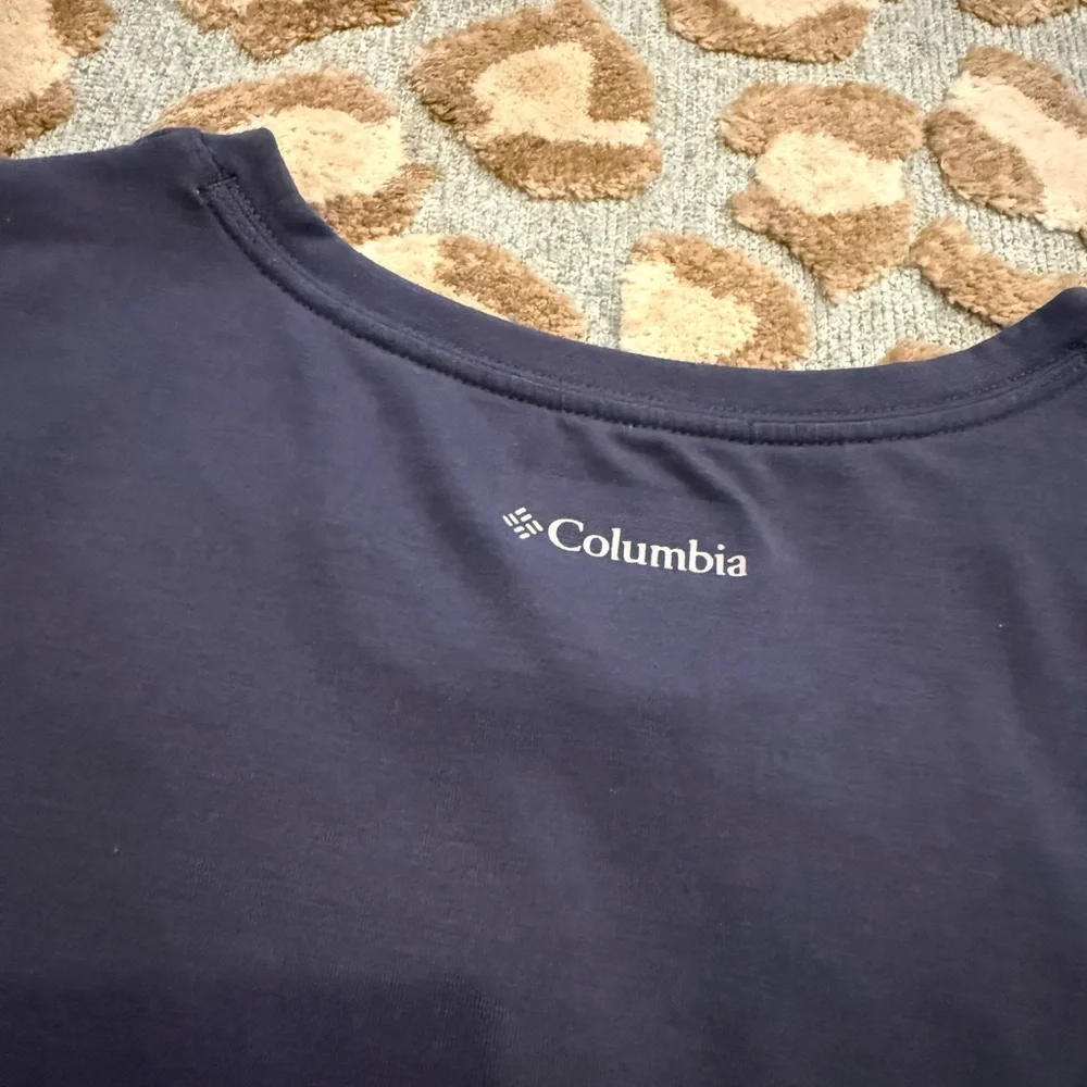 Columbia Women’s Boundless Trek Short Sleeve Tee Dark Blue - Picture 9 of 9
